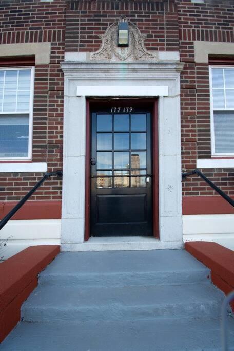 The Bushnell Suite C2 Current Upgrades Are Underway Daily! Hartford Exterior foto